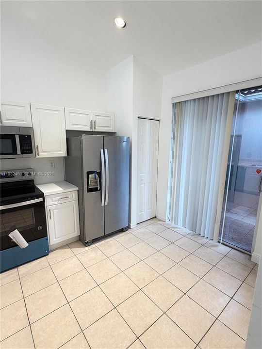 For Sale: $395,000 (2 beds, 2 baths, 1365 Square Feet)