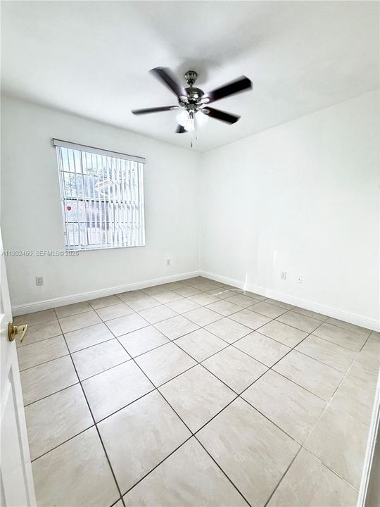 For Sale: $395,000 (2 beds, 2 baths, 1365 Square Feet)