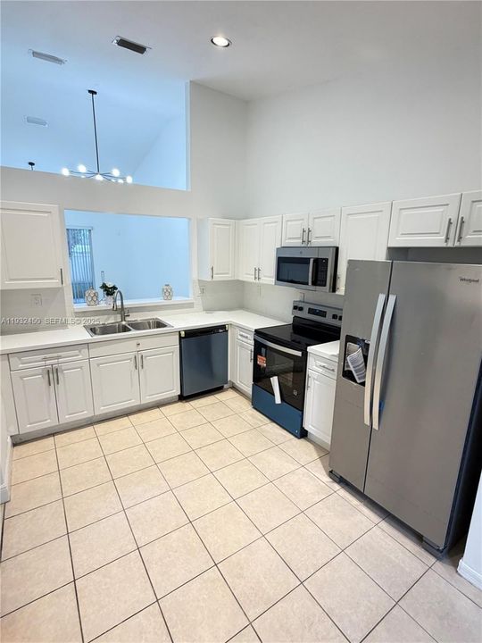 For Sale: $395,000 (2 beds, 2 baths, 1365 Square Feet)