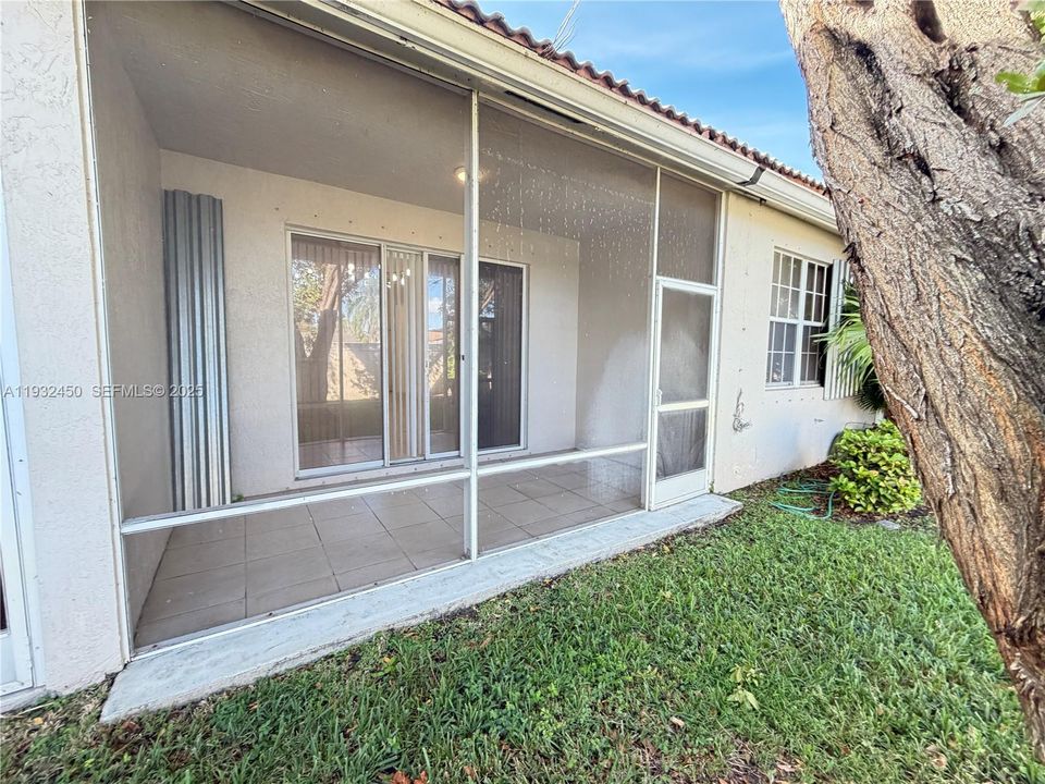 For Sale: $395,000 (2 beds, 2 baths, 1365 Square Feet)