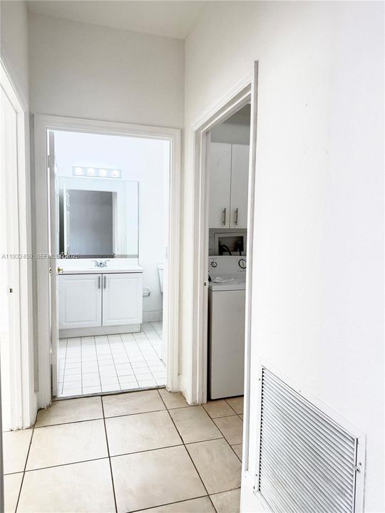 For Sale: $395,000 (2 beds, 2 baths, 1365 Square Feet)