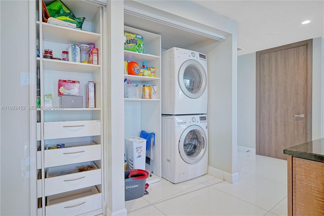 For Rent: $8,500 (2 beds, 2 baths, 1784 Square Feet)