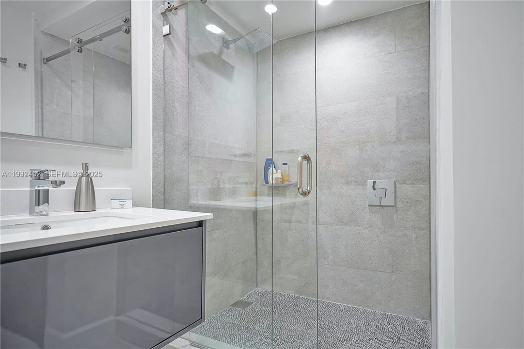 For Rent: $8,500 (2 beds, 2 baths, 1784 Square Feet)