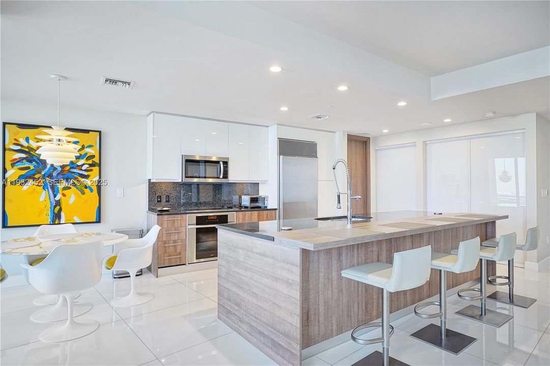 For Rent: $8,500 (2 beds, 2 baths, 1784 Square Feet)