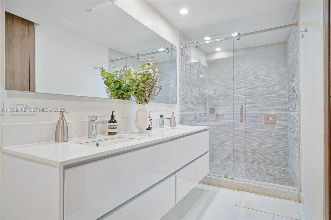 For Rent: $8,500 (2 beds, 2 baths, 1784 Square Feet)