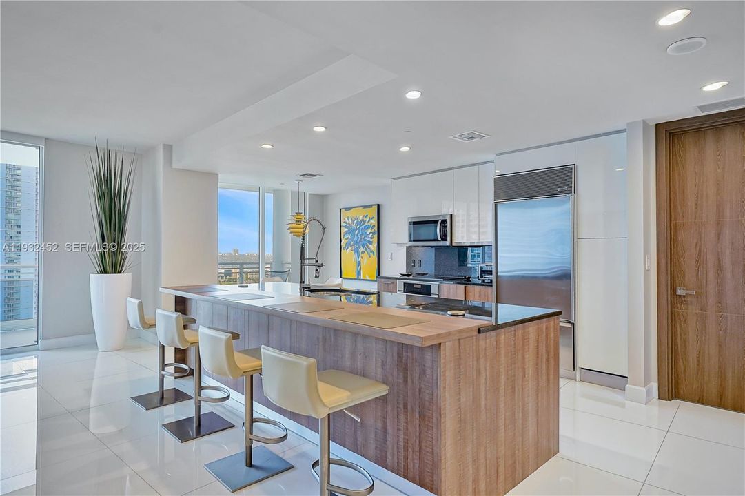 For Rent: $8,500 (2 beds, 2 baths, 1784 Square Feet)