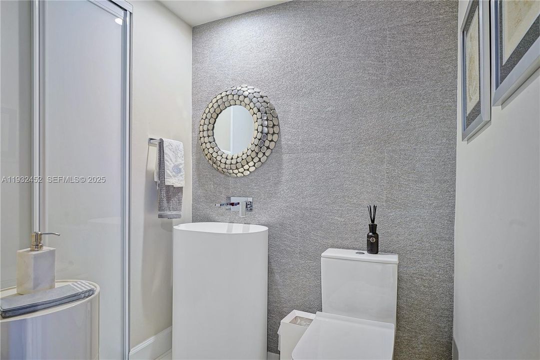 For Rent: $8,500 (2 beds, 2 baths, 1784 Square Feet)