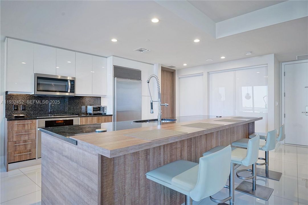 For Rent: $8,500 (2 beds, 2 baths, 1784 Square Feet)