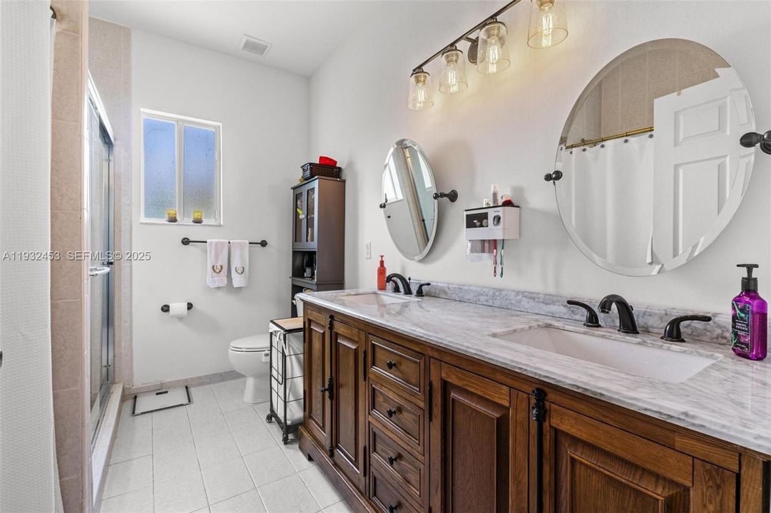 For Sale: $485,000 (4 beds, 2 baths, 1762 Square Feet)