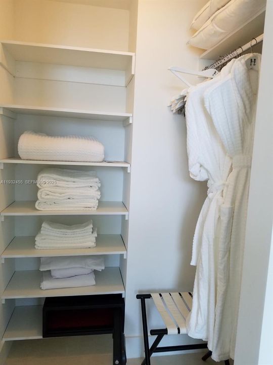 待售: $650,000 (1 贝兹, 1 浴室, 0 平方英尺)