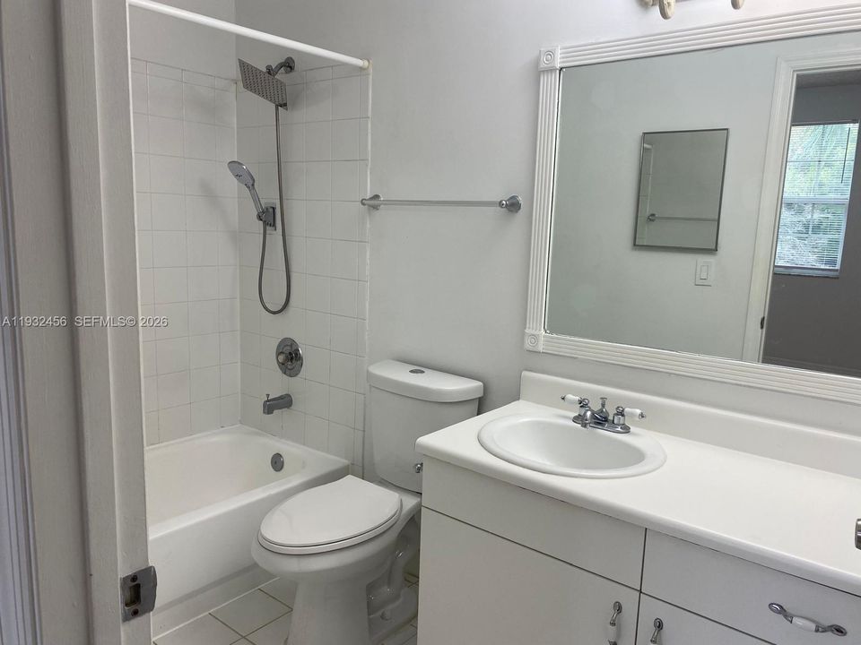 En Venta: $450,000 (2 camas, 2 baños, 1131 Pies cuadrados)
