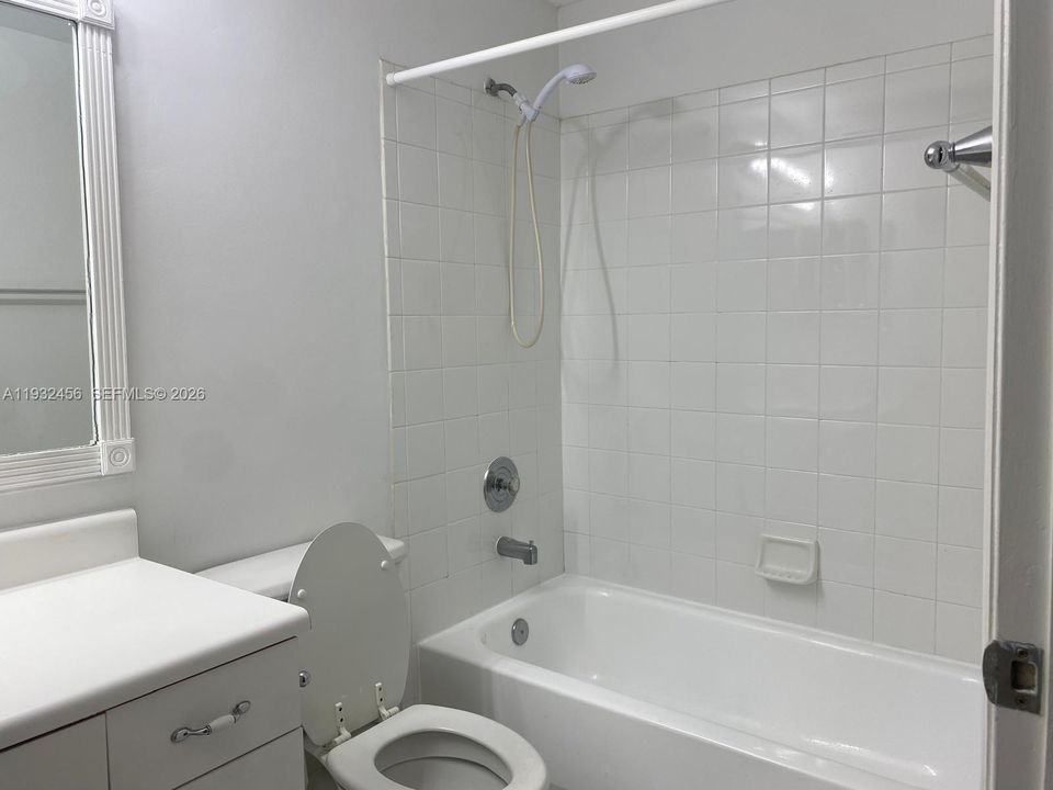 En Venta: $450,000 (2 camas, 2 baños, 1131 Pies cuadrados)