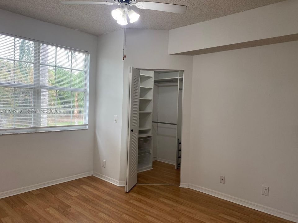 En Venta: $450,000 (2 camas, 2 baños, 1131 Pies cuadrados)