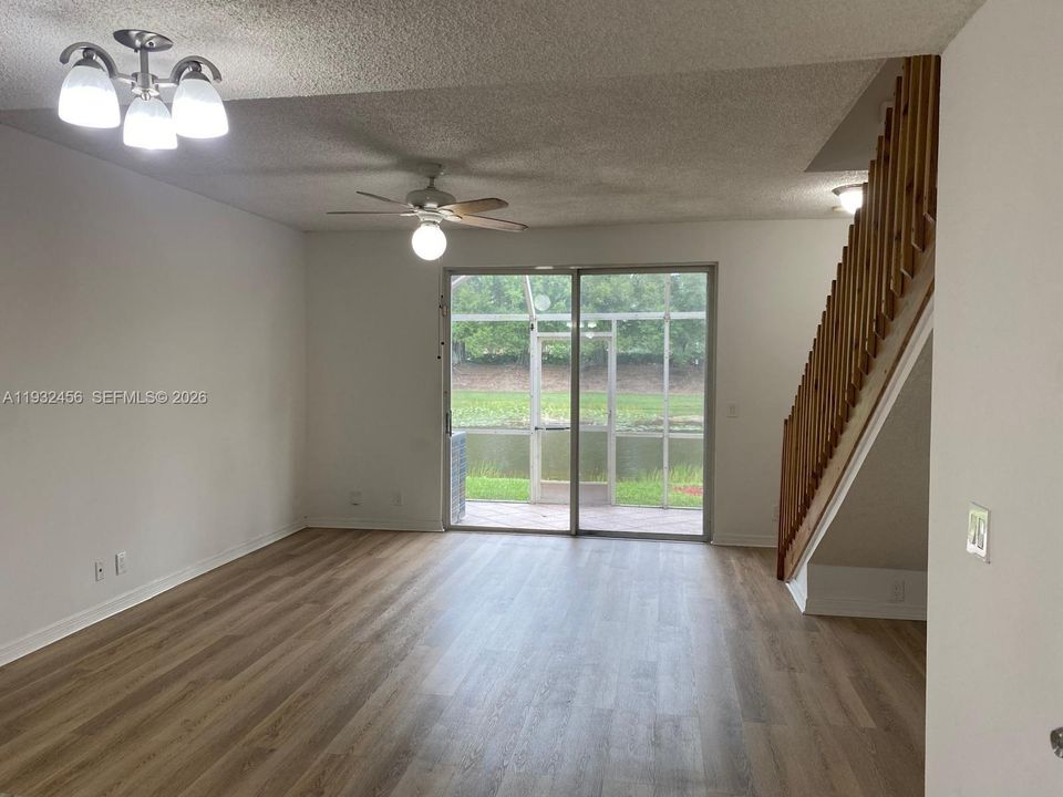 En Venta: $450,000 (2 camas, 2 baños, 1131 Pies cuadrados)