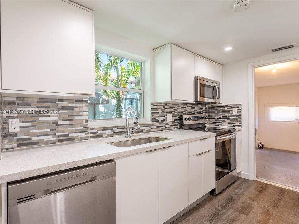 For Rent: $4,500 (3 beds, 2 baths, 1605 Square Feet)