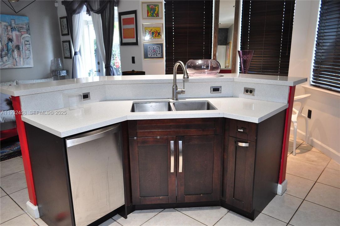 В аренду: $3,600 (3 спален, 2 ванн, 1618 Квадратных фут)