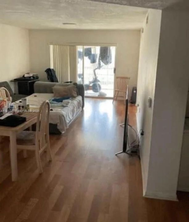 For Sale: $105,000 (2 beds, 2 baths, 1030 Square Feet)