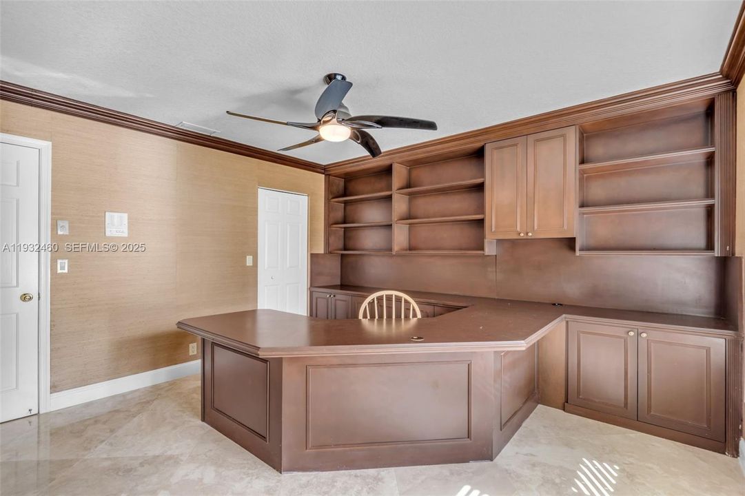 For Sale: $1,049,000 (4 beds, 3 baths, 3702 Square Feet)