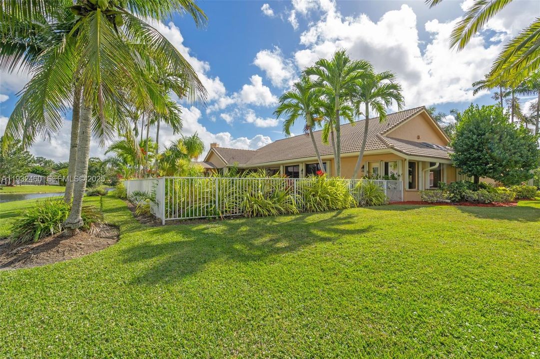 For Sale: $1,049,000 (4 beds, 3 baths, 3702 Square Feet)