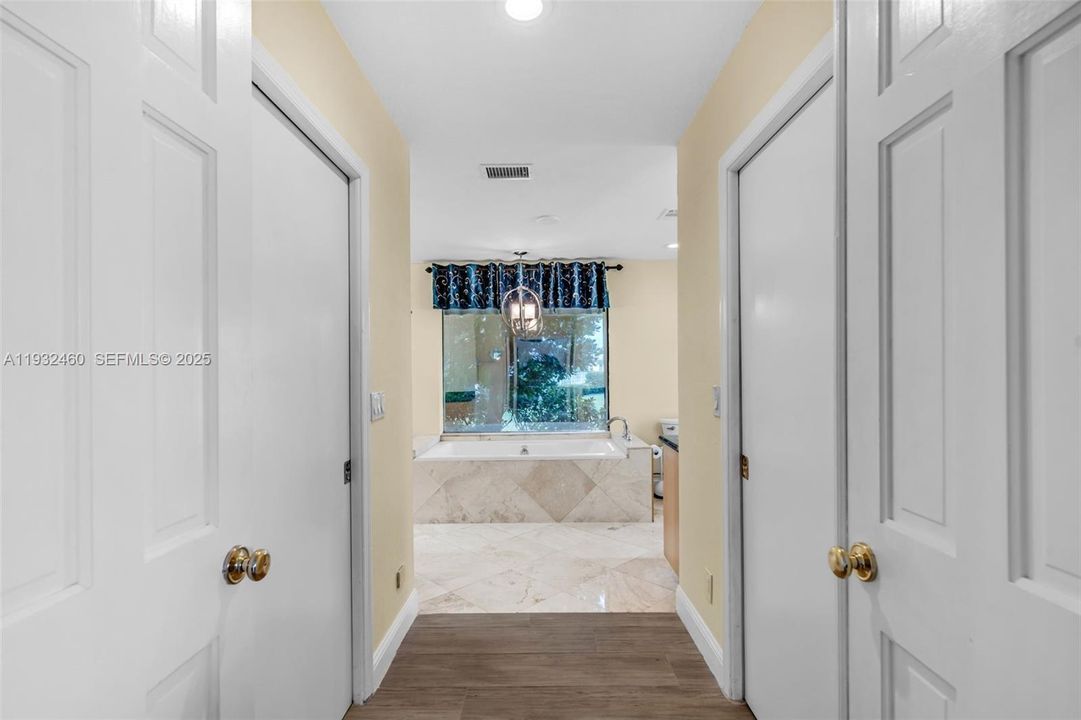 For Sale: $1,049,000 (4 beds, 3 baths, 3702 Square Feet)