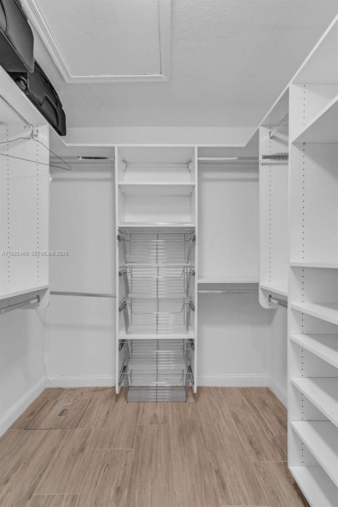 For Sale: $1,049,000 (4 beds, 3 baths, 3702 Square Feet)