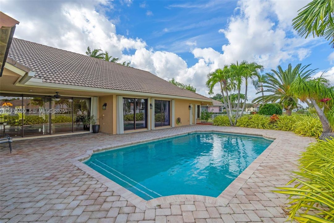 For Sale: $1,049,000 (4 beds, 3 baths, 3702 Square Feet)