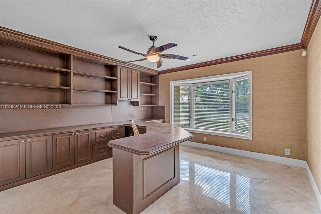 For Sale: $1,049,000 (4 beds, 3 baths, 3702 Square Feet)