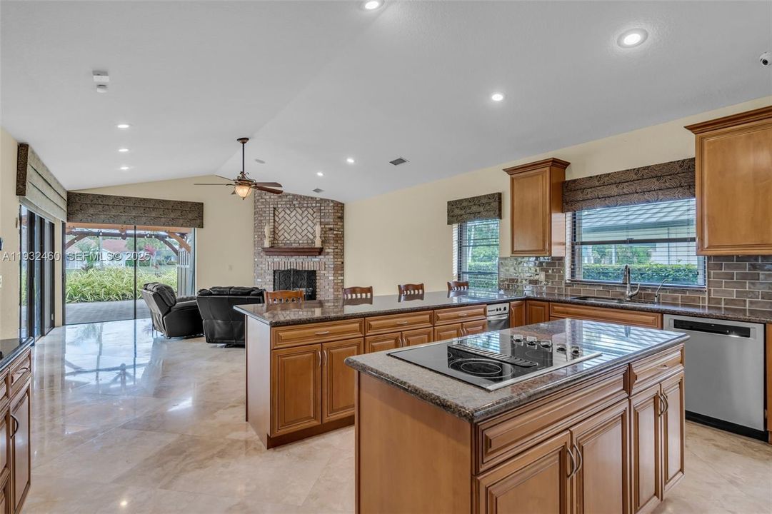 For Sale: $1,049,000 (4 beds, 3 baths, 3702 Square Feet)