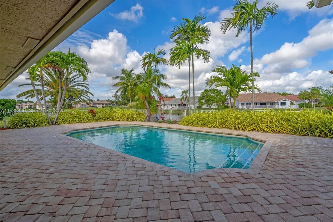 For Sale: $1,049,000 (4 beds, 3 baths, 3702 Square Feet)