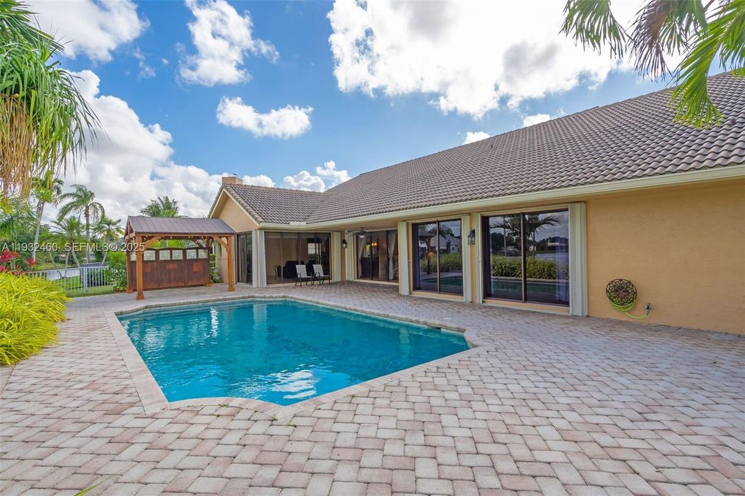 For Sale: $1,049,000 (4 beds, 3 baths, 3702 Square Feet)