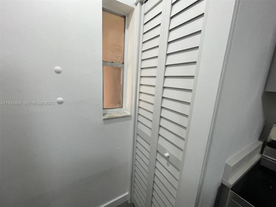 For Rent: $2,050 (2 beds, 2 baths, 949 Square Feet)