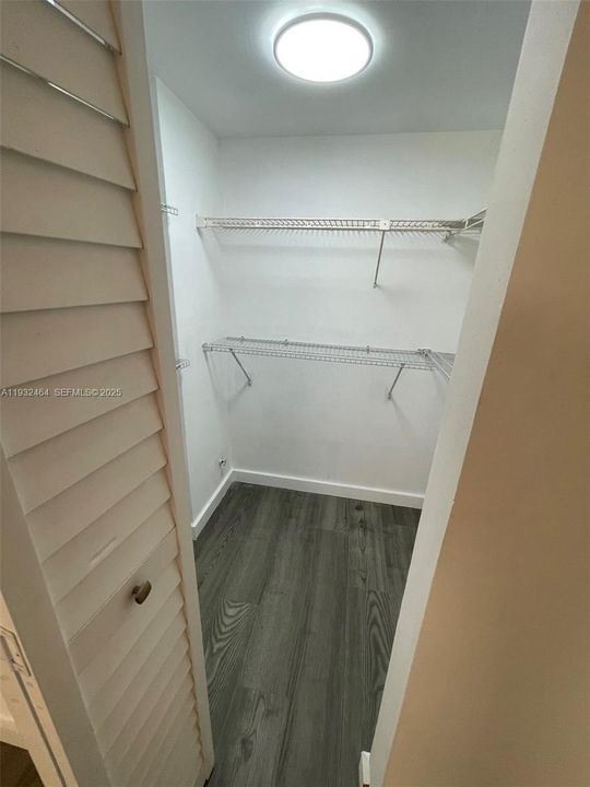 For Rent: $2,050 (2 beds, 2 baths, 949 Square Feet)