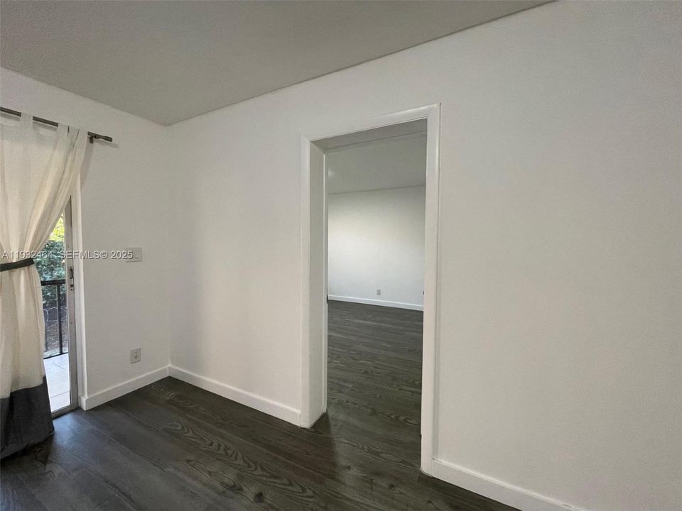 For Rent: $2,050 (2 beds, 2 baths, 949 Square Feet)