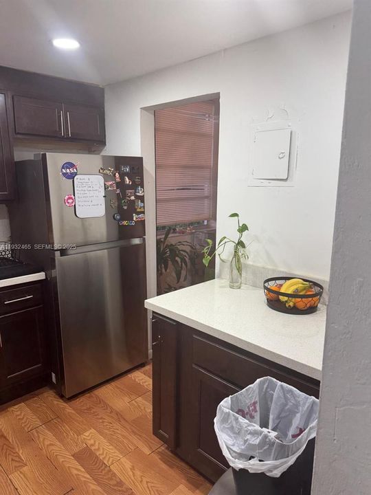 For Rent: $1,600 (1 beds, 1 baths, 807 Square Feet)