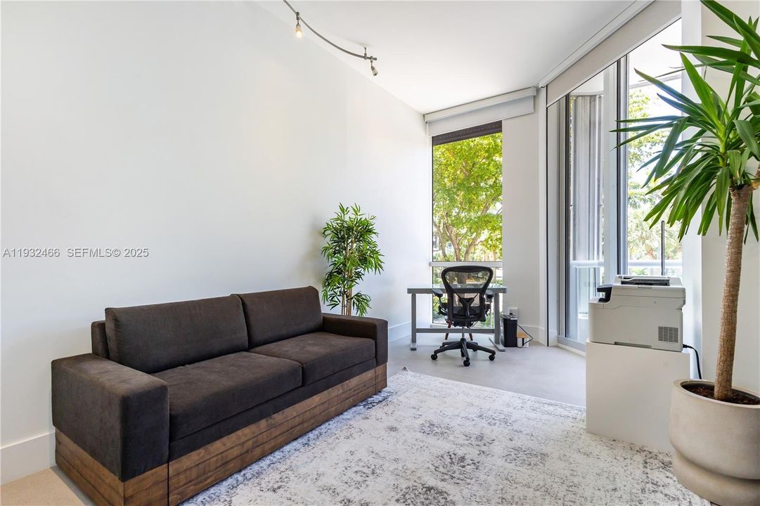 For Sale: $575,000 (2 beds, 2 baths, 1510 Square Feet)