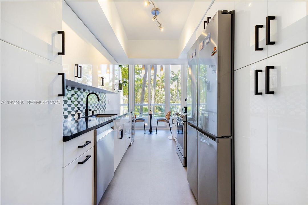 For Sale: $575,000 (2 beds, 2 baths, 1510 Square Feet)