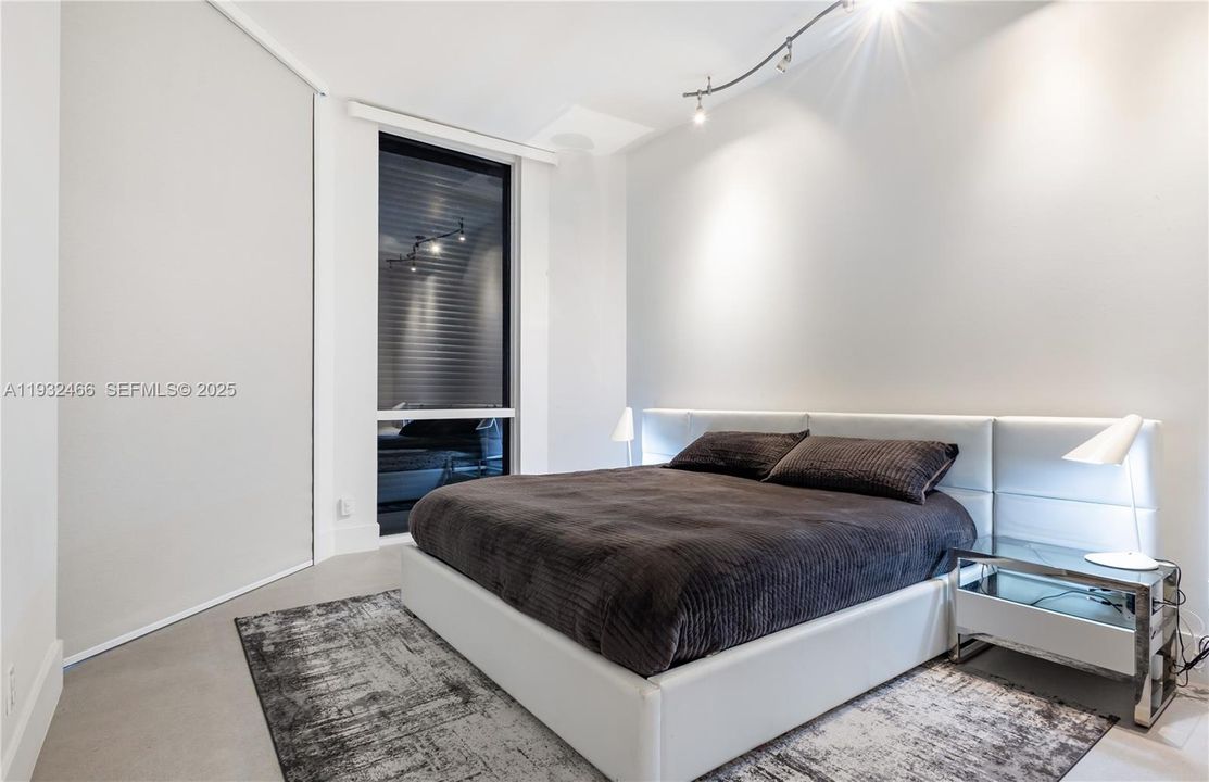 For Sale: $575,000 (2 beds, 2 baths, 1510 Square Feet)