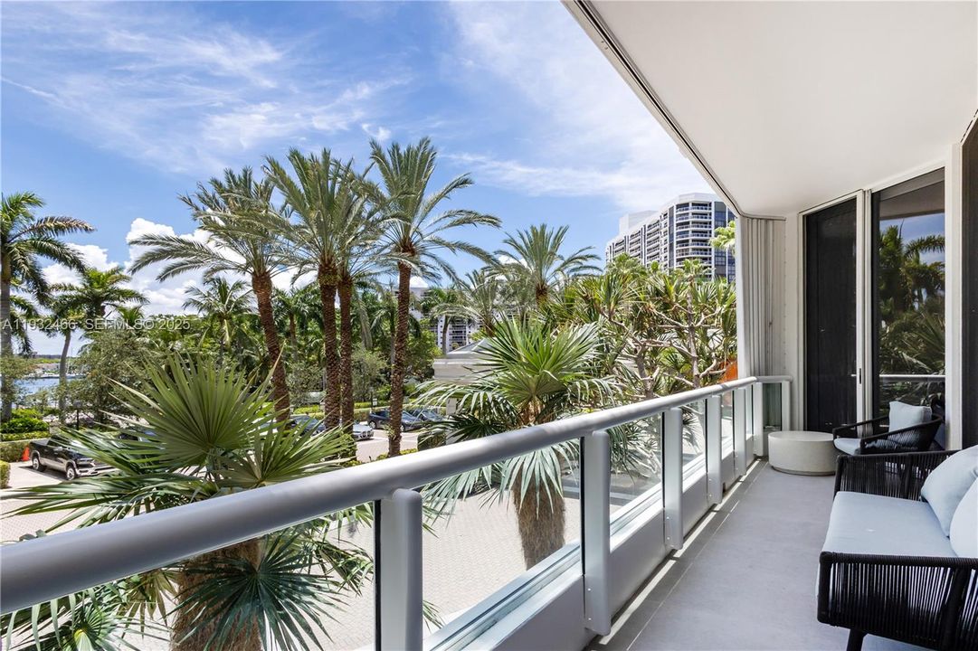 For Sale: $575,000 (2 beds, 2 baths, 1510 Square Feet)