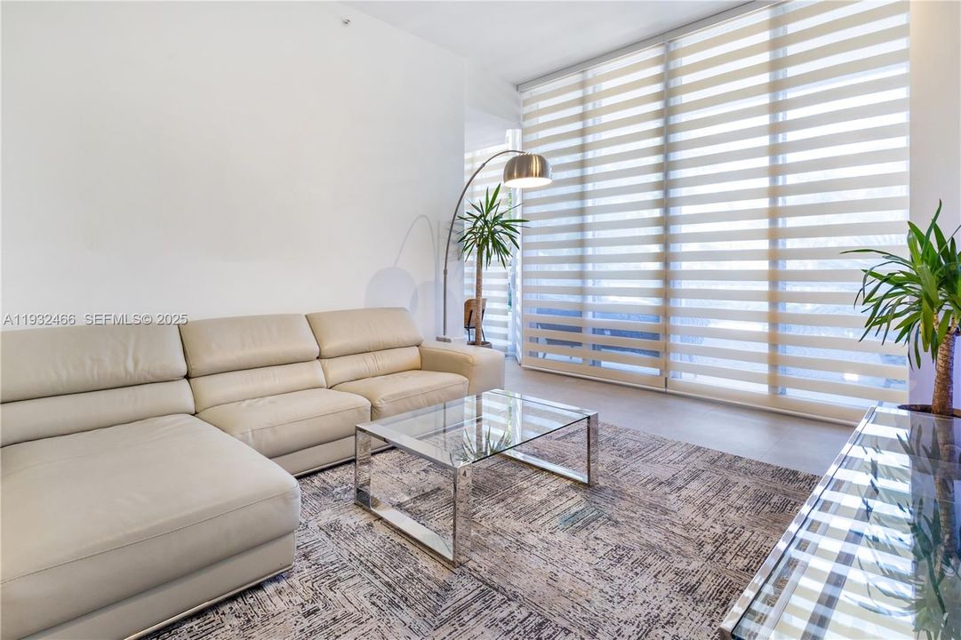 For Sale: $575,000 (2 beds, 2 baths, 1510 Square Feet)