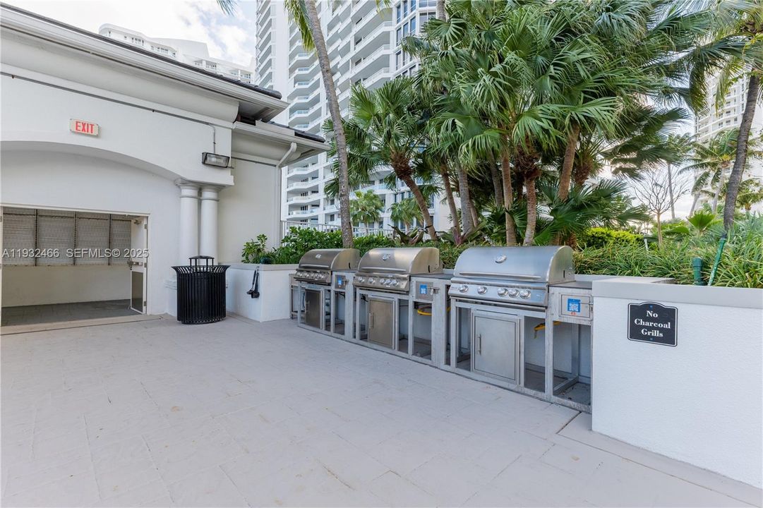 For Sale: $575,000 (2 beds, 2 baths, 1510 Square Feet)