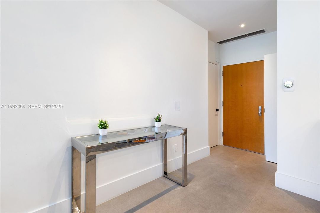 For Sale: $575,000 (2 beds, 2 baths, 1510 Square Feet)