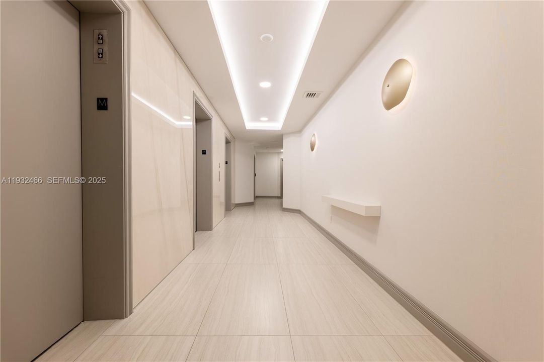 For Sale: $575,000 (2 beds, 2 baths, 1510 Square Feet)