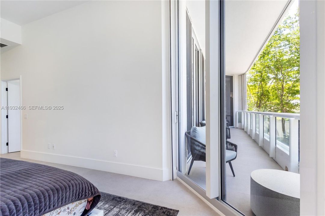 For Sale: $575,000 (2 beds, 2 baths, 1510 Square Feet)