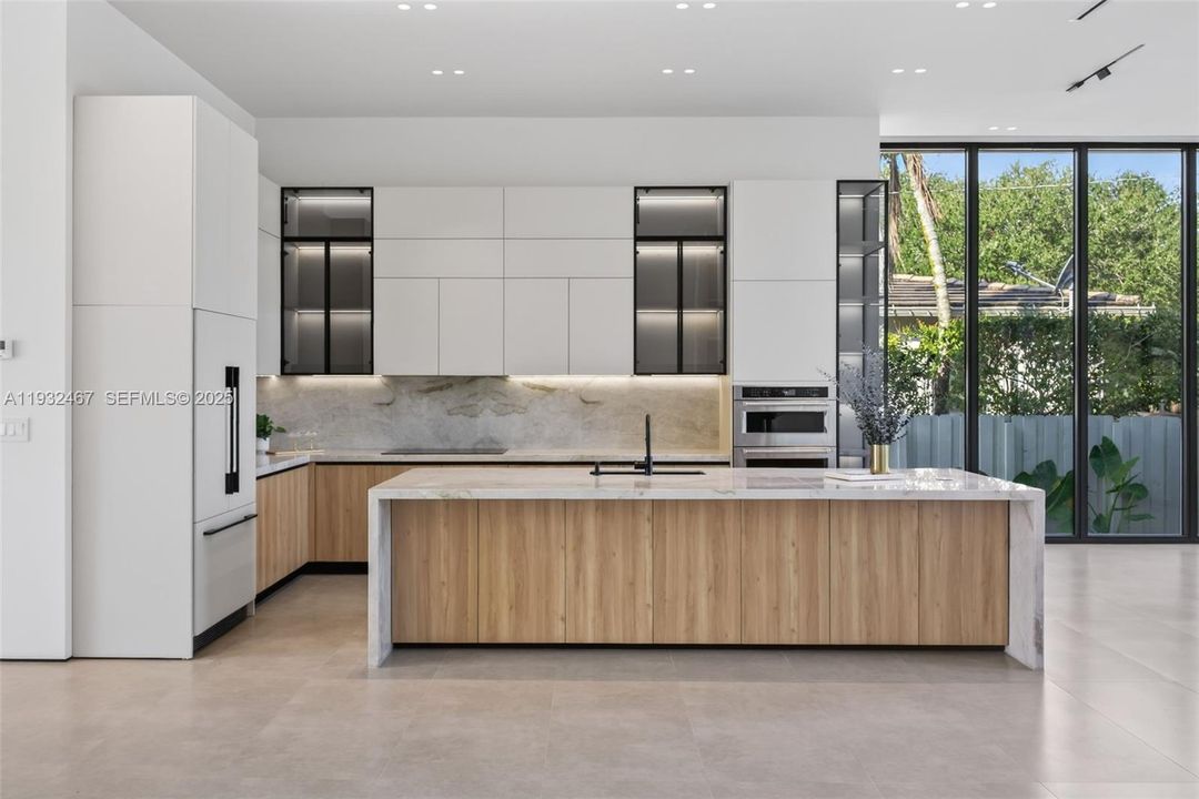 For Sale: $1,980,000 (4 beds, 4 baths, 1202 Square Feet)