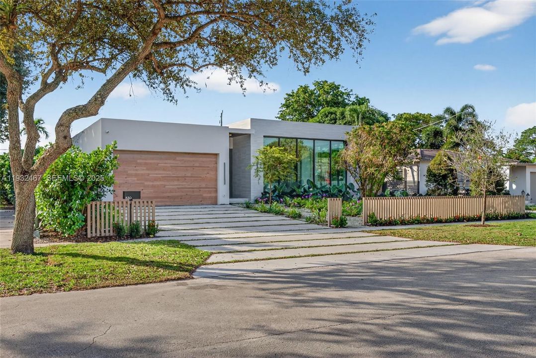 For Sale: $1,980,000 (4 beds, 4 baths, 1202 Square Feet)