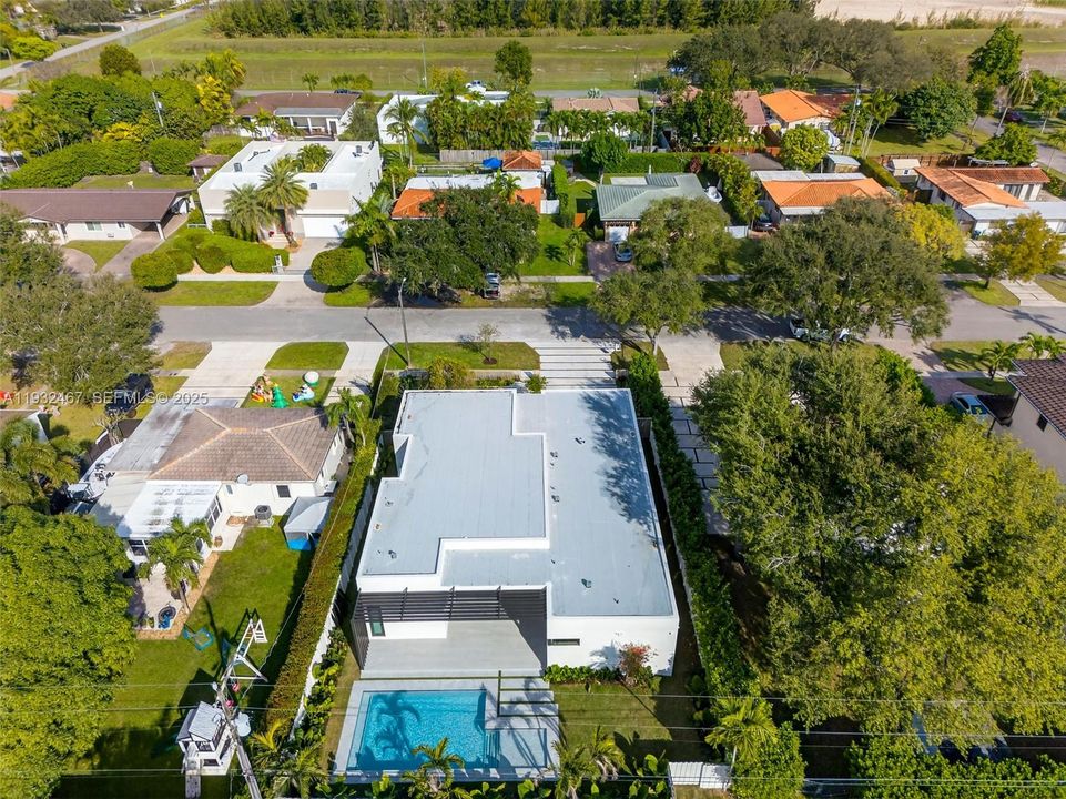 For Sale: $1,980,000 (4 beds, 4 baths, 1202 Square Feet)