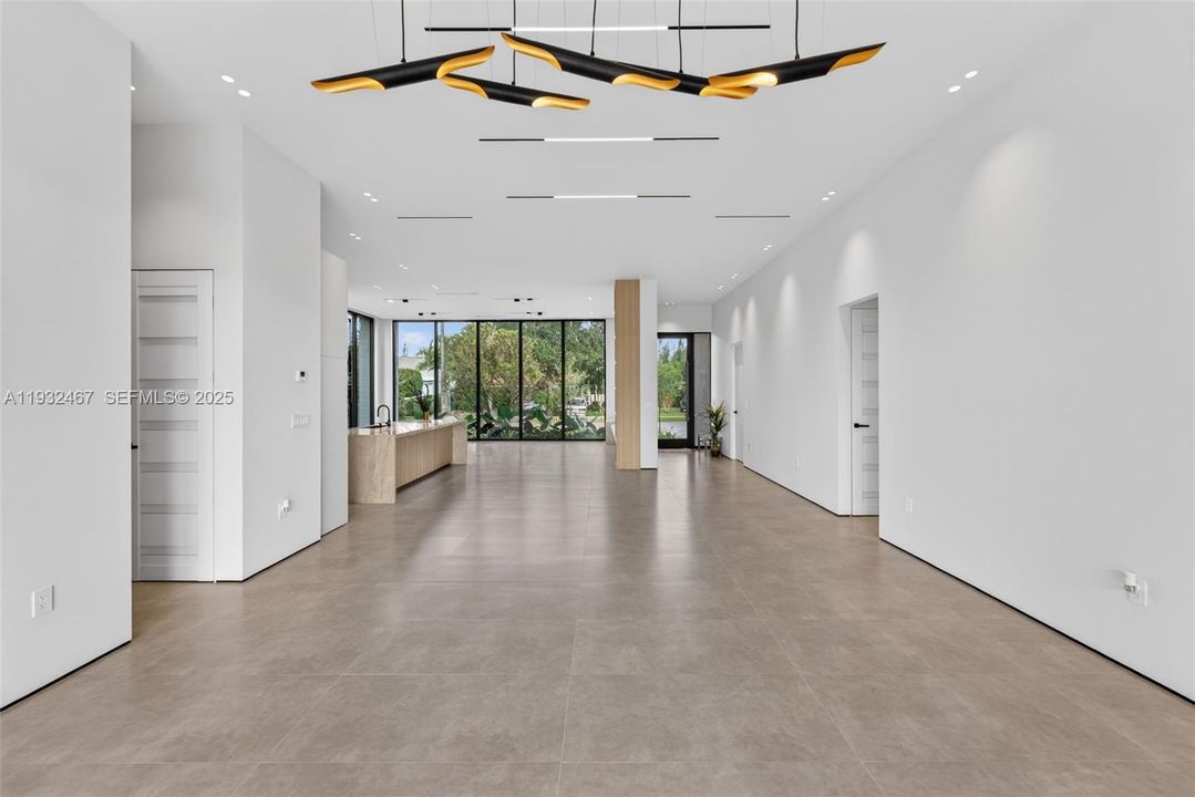 For Sale: $1,980,000 (4 beds, 4 baths, 1202 Square Feet)