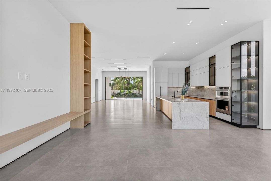 For Sale: $1,980,000 (4 beds, 4 baths, 1202 Square Feet)