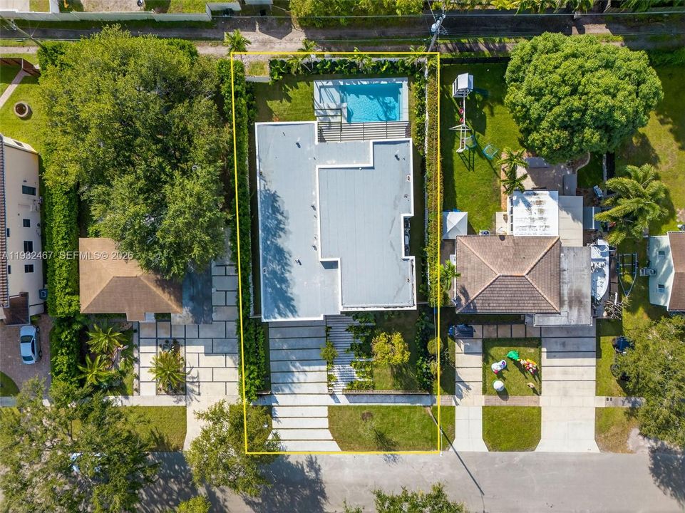 For Sale: $1,980,000 (4 beds, 4 baths, 2740 Square Feet)