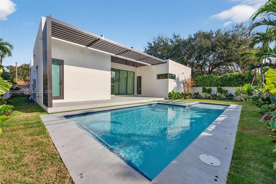 For Sale: $1,980,000 (4 beds, 4 baths, 2740 Square Feet)